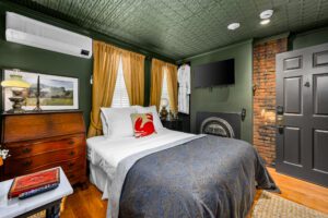 The Gaslamp Bed & Breakfast